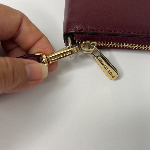 Michael Kors Leather Zip Around Wristlet Wallet Maroon Burgundy - Picture 11 of 11